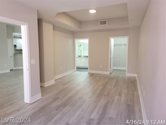 Building Photo - FABULOUS 2 BED, 2 BATH PARK AVENUE CONDO