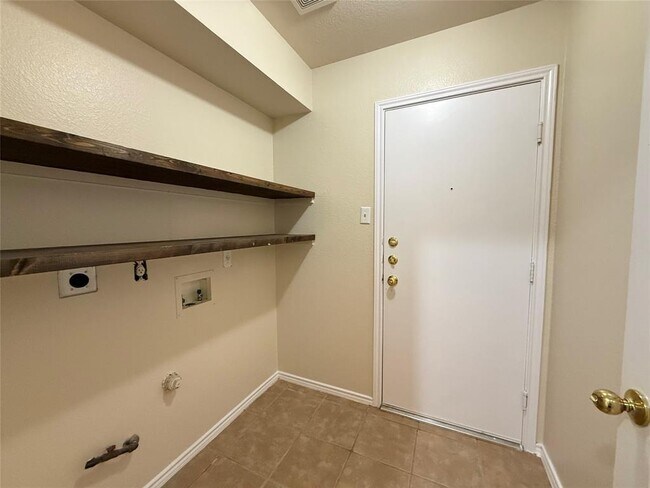Building Photo - 3403 Rod Carew Dr