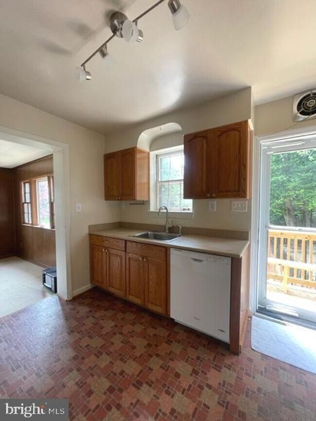 Building Photo - 4408 Glenridge St