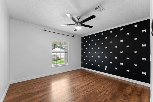 Building Photo - 16338 Hickory Point Rd