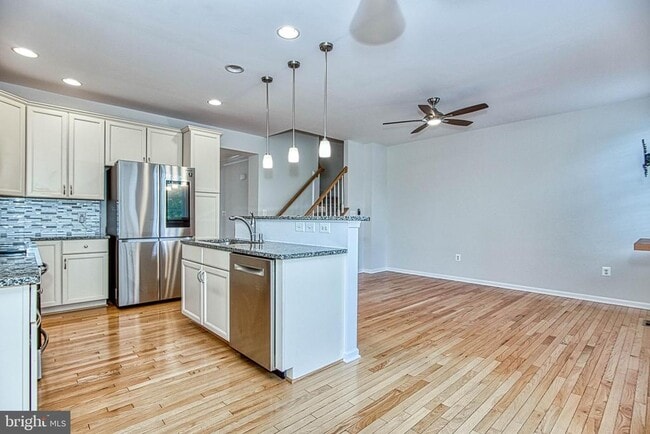 Building Photo - 208 Croft Square