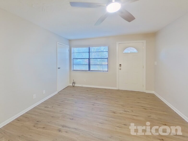 Building Photo - 2147 66th Ave S