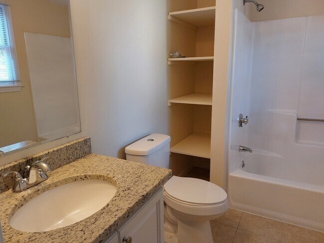 Building Photo - 30 E Bluff Rd