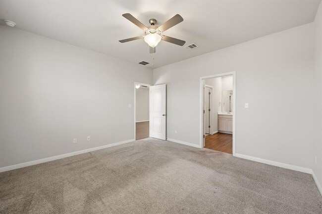 Building Photo - 217 McFarland St