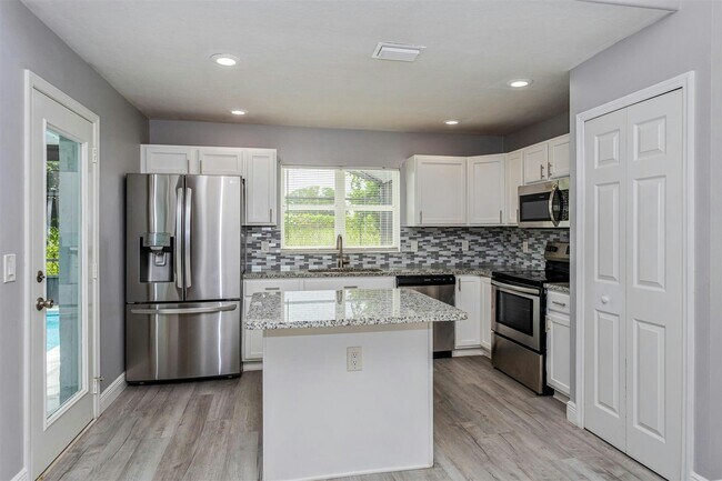 Building Photo - 2909 Summer Winds Cir