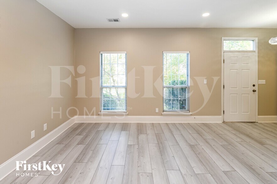 Building Photo - 9906 Elsenham Ln