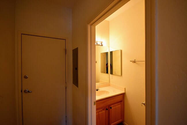 Building Photo - 2024 S Baldwin