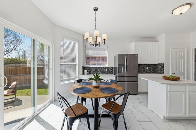 Building Photo - 4943 Sunset Ridge Dr