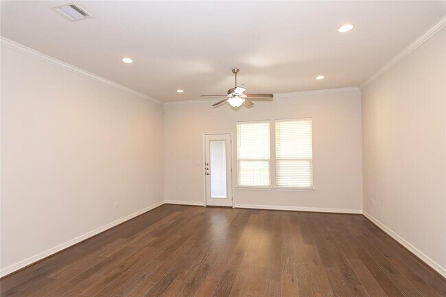 Building Photo - 12205 Terraza Cir