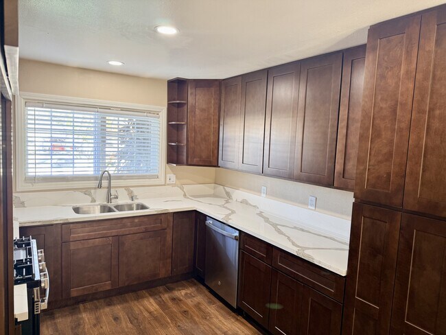 Building Photo - 10079 Hedrick Ave