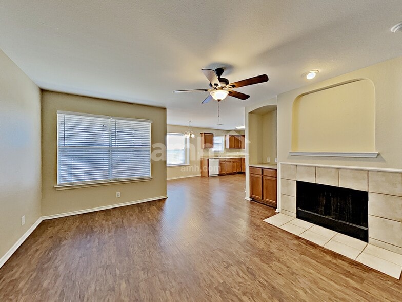 Building Photo - 10002 Cactus Vly