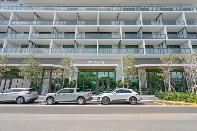 Building Photo - 580 72nd St