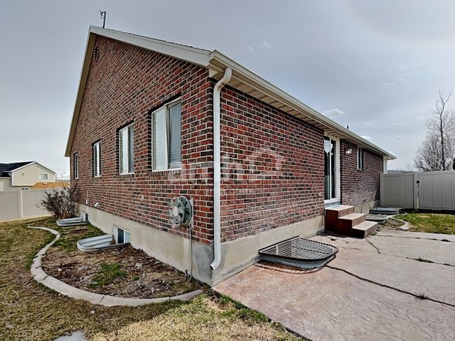 Building Photo - 2437 Cider Pl