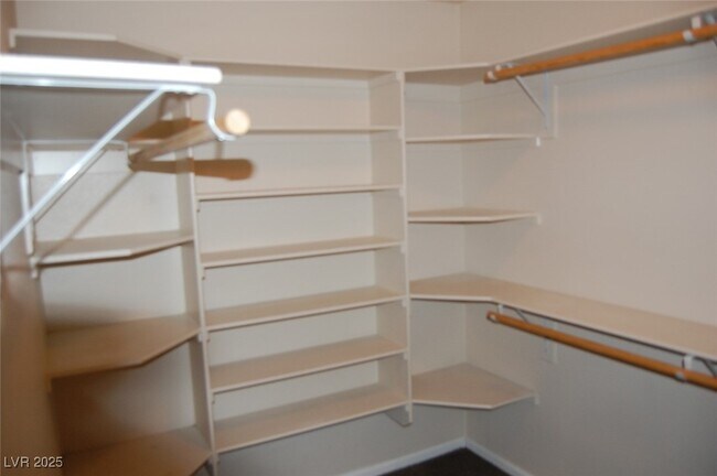 Building Photo - 5441 Barnwood Ct