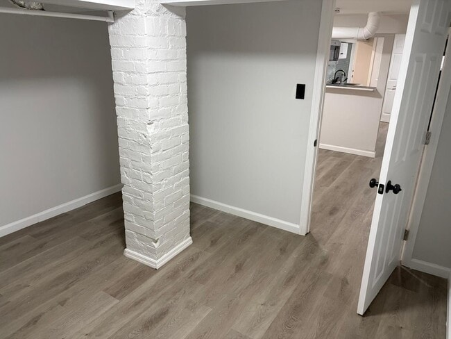 Building Photo - 327 Dover St