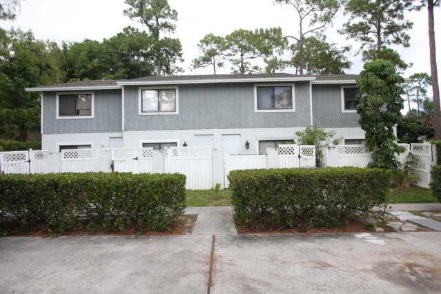 Primary Photo - 1143 Goldenrod Rd