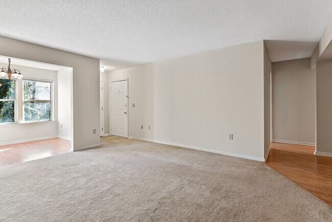 Building Photo - Location, Location, Location!