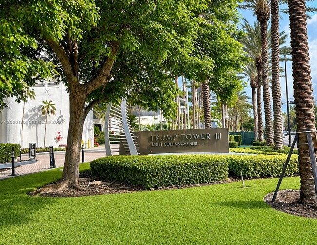 Building Photo - 15811 Collins Ave