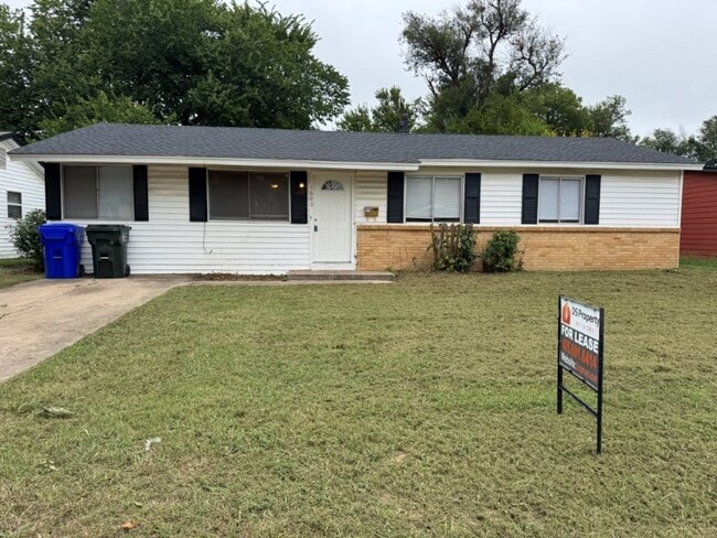 Building Photo - 4-bedroom garage conversion, cute and clea...