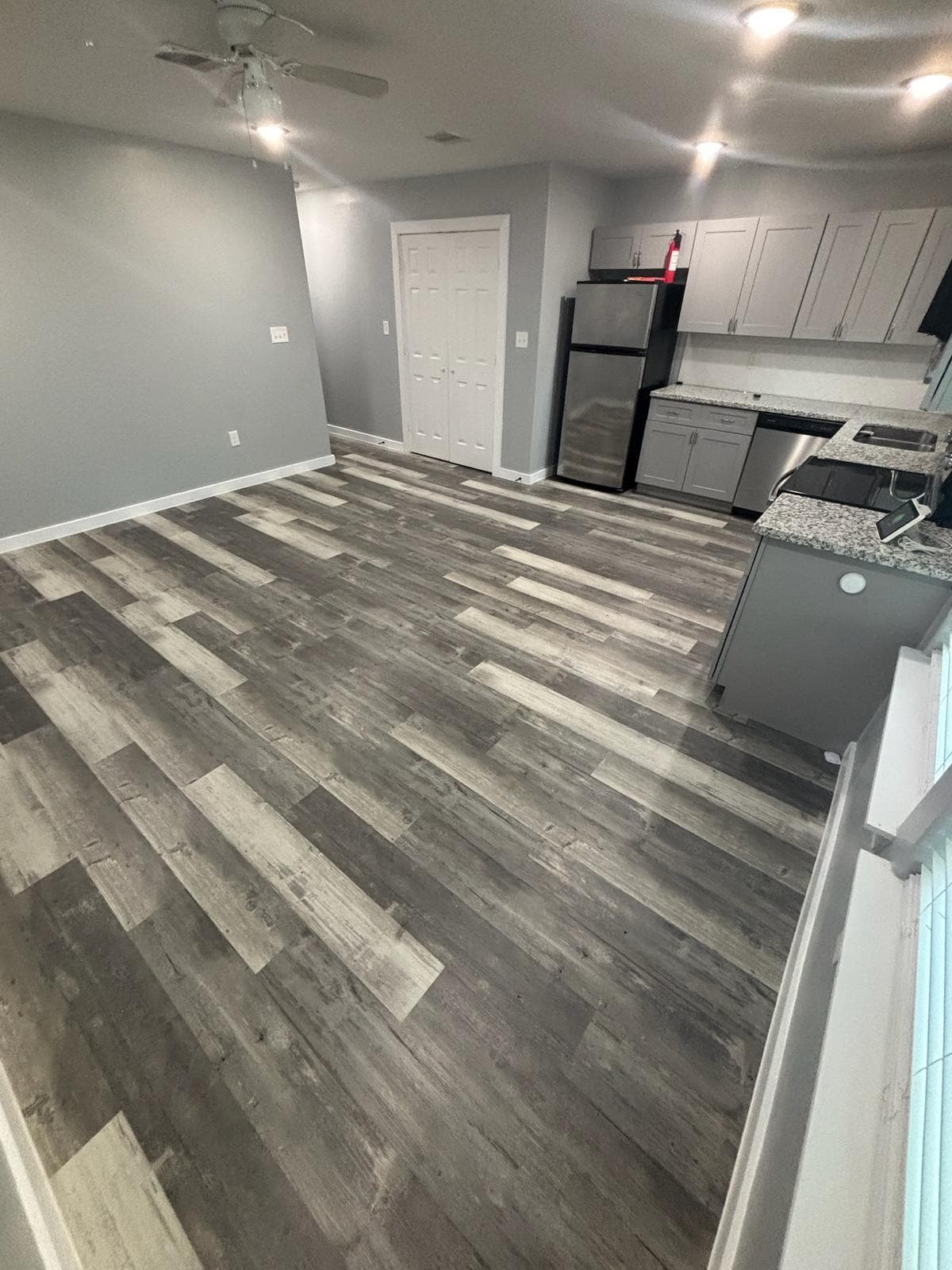 Building Photo - 8220 Crestview Dr