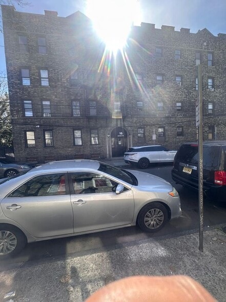 Building Photo - 16 Bergen Ave