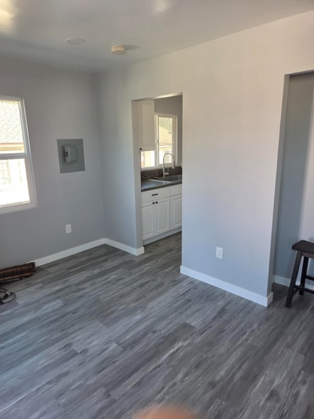 Building Photo - 4010 1/2 Rockwood St