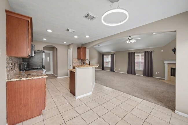 Building Photo - 10235 Mills Run Dr