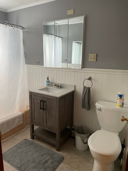 Building Photo - 265 Norway St