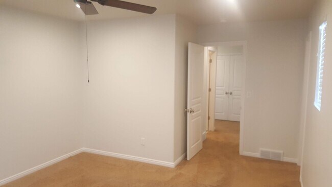 Building Photo - 2861 W 100 S