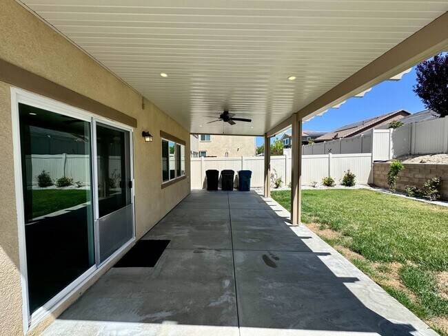 Building Photo - Stunning 4 bedroom 3 bathroom Murrieta hom...