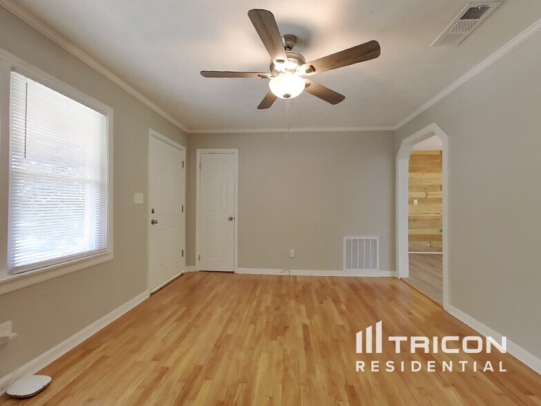 Building Photo - 7179 Carolyn Cir