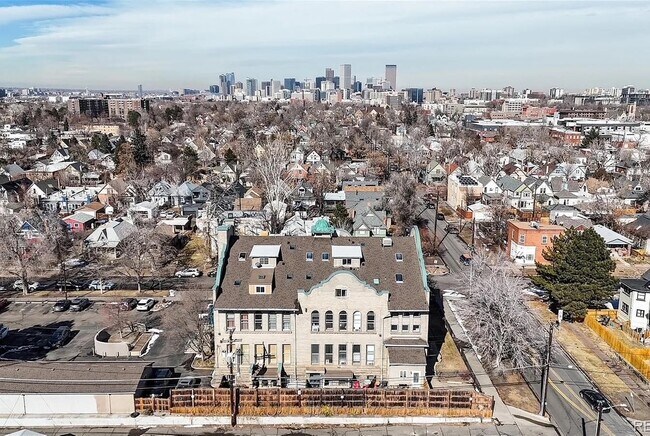 Building Photo - 108 W Byers Pl