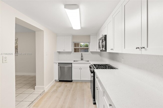 Building Photo - 6365 SW 33rd St