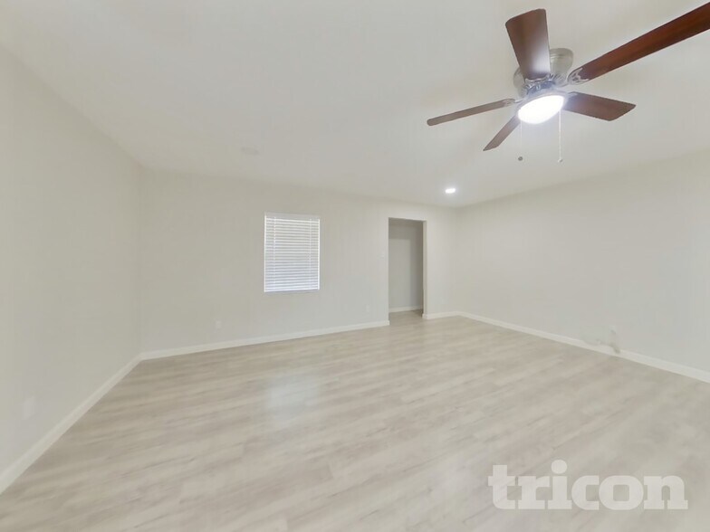 Building Photo - 1928 Canterbury St