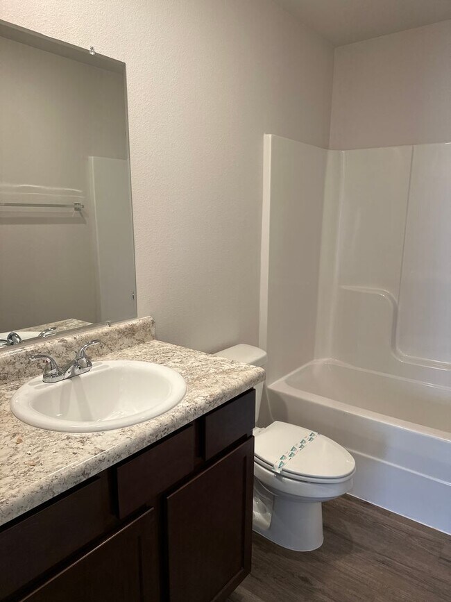 Building Photo - *Pre-leasing* Three Bedroom | Two Bath Hom...