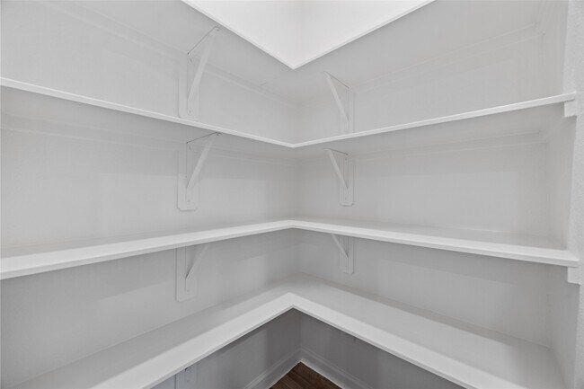 Building Photo - 612 Craven St