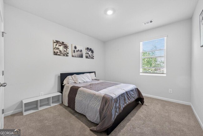 Building Photo - 7566 Jennadee Dr