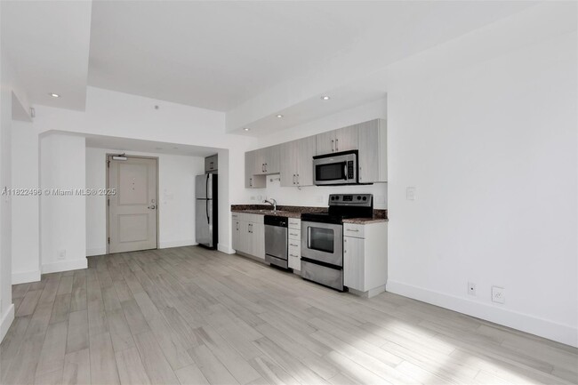 Building Photo - 111 E Flagler St