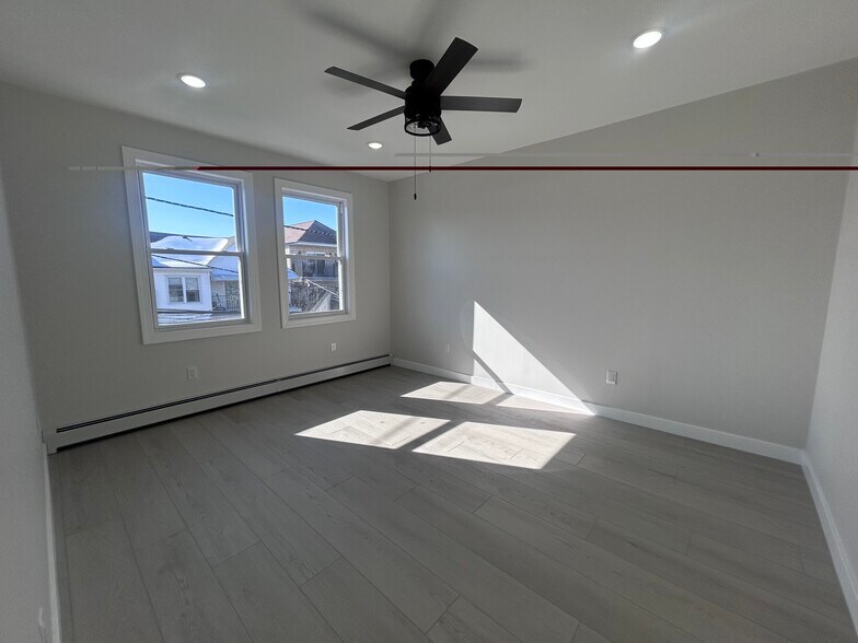 Building Photo - 510 17th St