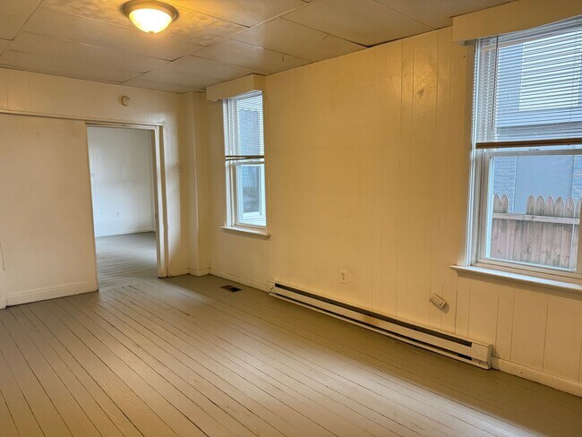 Building Photo - 225 N 3rd St