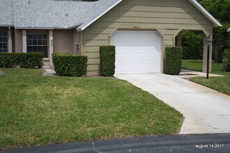 Building Photo - Beautiful 2 bed 2 bath in New Port Richey ...