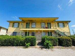 Building Photo - 1106 Eastside Dr