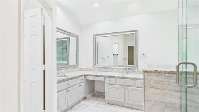 Building Photo - 1405 Meadowbrook Dr