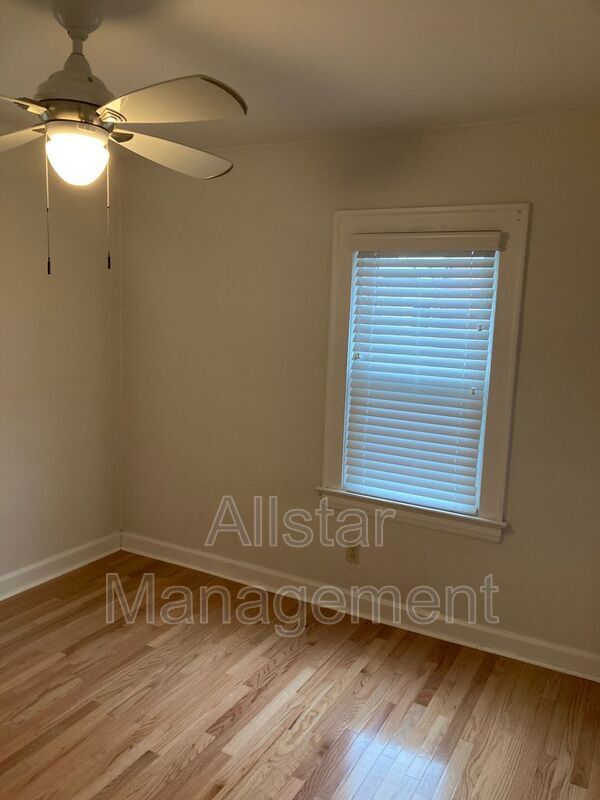 Building Photo - 3464 Granton Ave