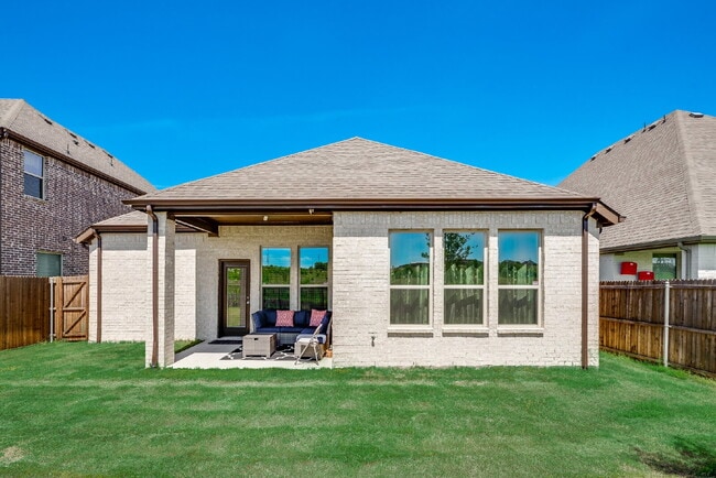 Building Photo - Charming 3-Bedroom Retreat with 2 Full Bat...