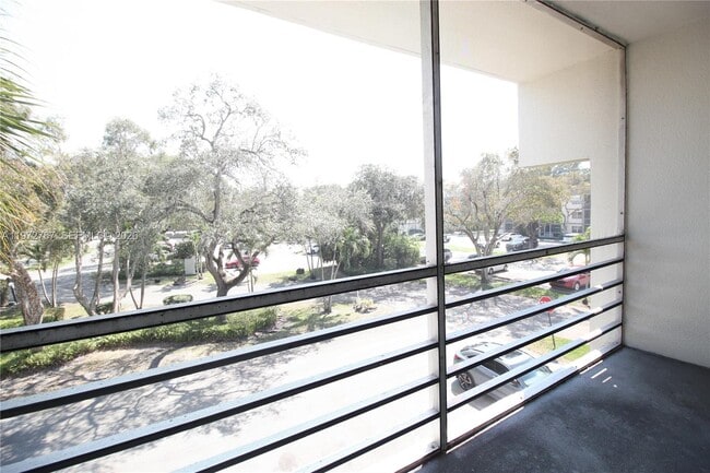 Building Photo - 4235 N University Dr