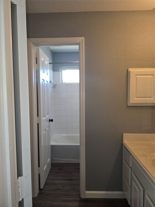 Building Photo - 5210 Benton Dr