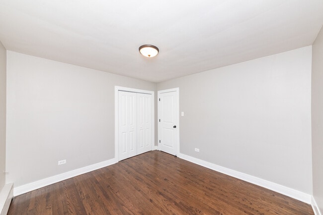 Building Photo - 3058 N Kostner Ave