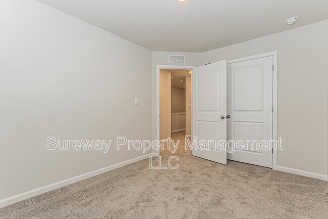 Building Photo - 204 Sandy Rdg Rd