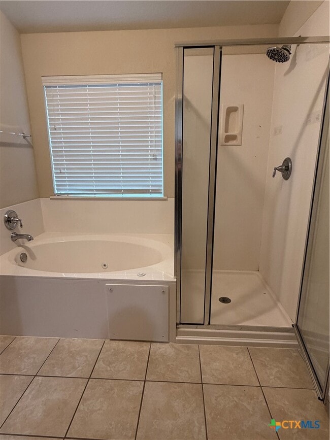 Building Photo - 647 Tom Kemp Dr